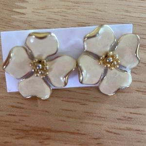 Trifari Cream & Gold Flower Earrings